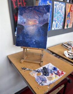 De Artistieke Interlyceale bij het Amsterdams Lyceum. Een creatieve wedstrijd tussen de vier oudste Lycea van Nederland. Er werd gestreden bij de categorieën kunst, dans, cabaret, eloquentia, schaken en dammen, muziek en toneel. Het Kennemer is dit jaar weer goed vertegenwoordigd en wat zijn we onwijs trots op alle deelnemers! #mibdw